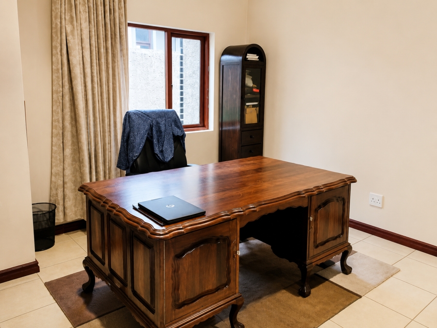 3 Bedroom Property for Sale in Kosmos Ridge North West